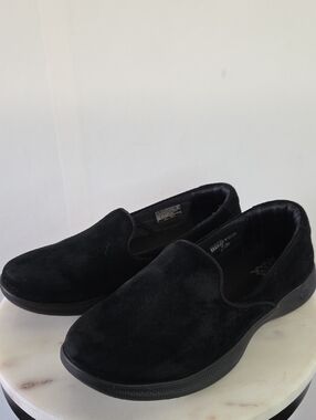 Skechers Black Suede Slip-On Loafers Size 7.5